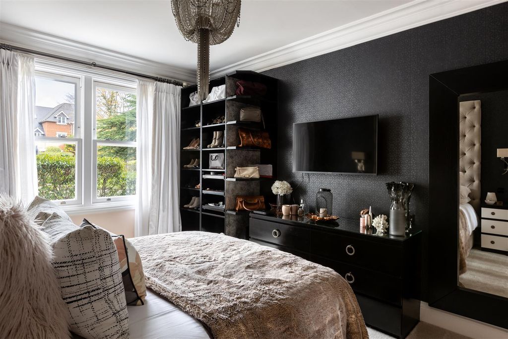 Additional image 12 of 2 bed flat for saleWray Park Road, Reigate RH2