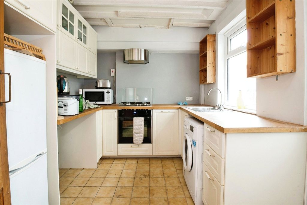 Property photo 2 of 8 Picture No. 01