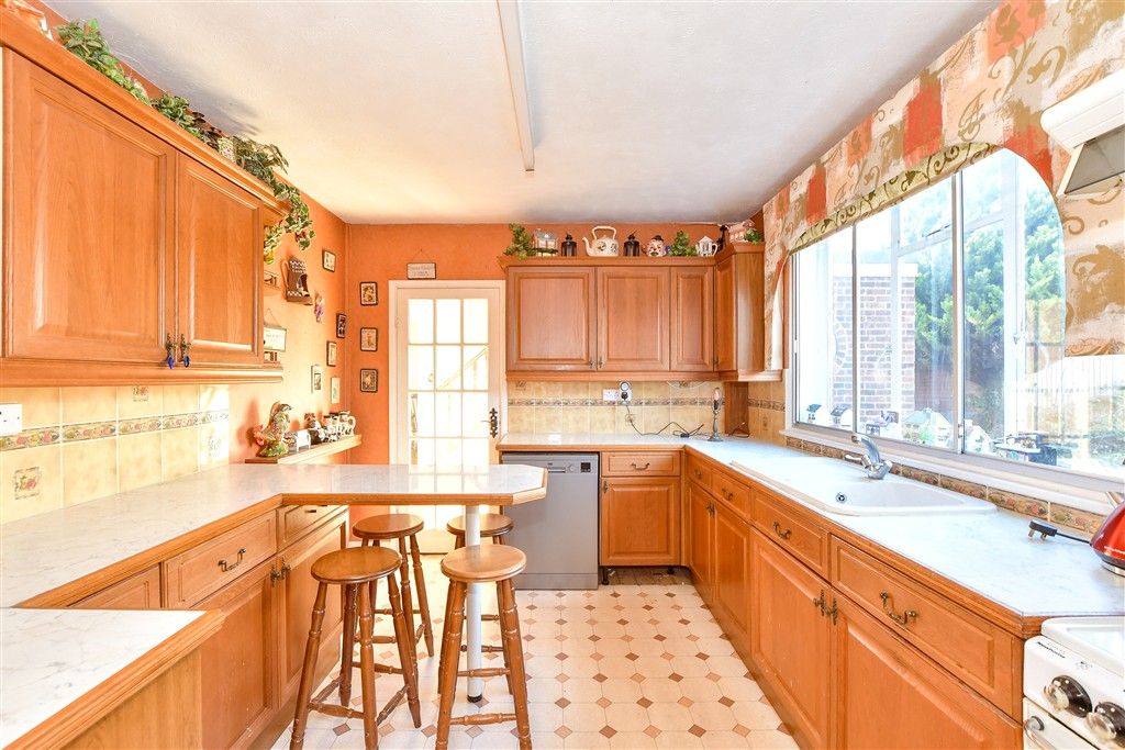 Property photo 2 of 12 Kitchen