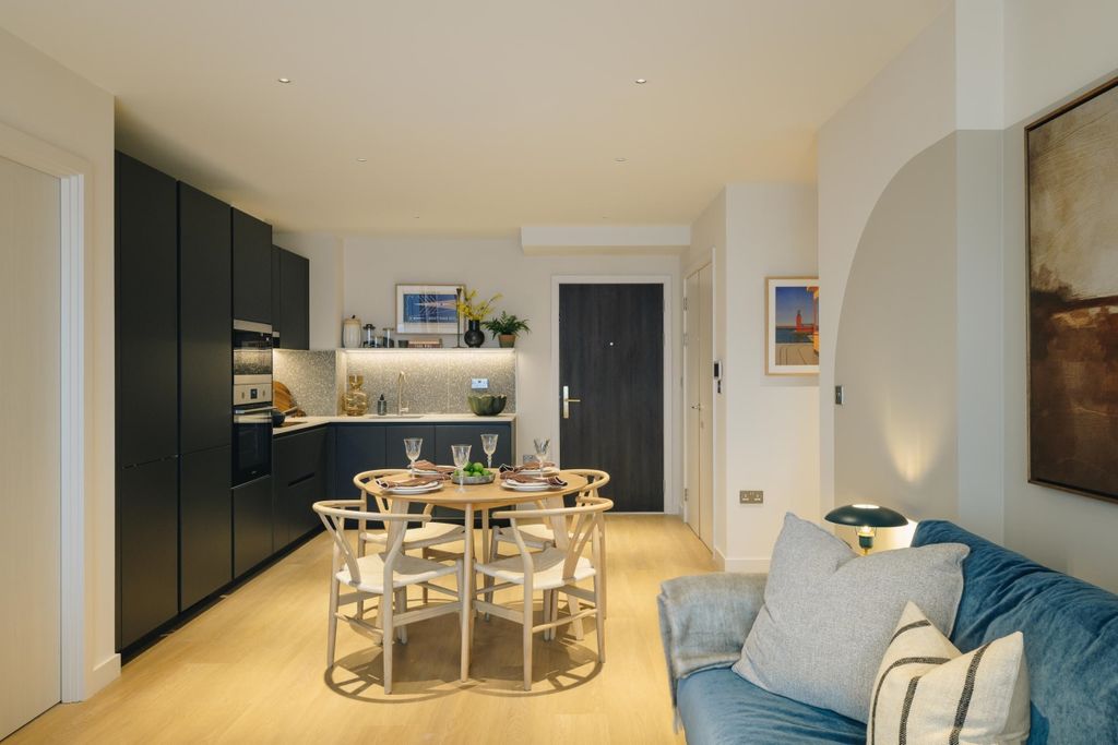 Property photo 1 of 9 Lounge Kitchen