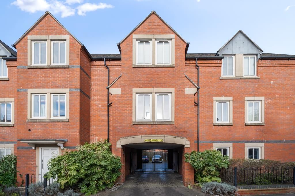 Property photo 1 of 17 External View