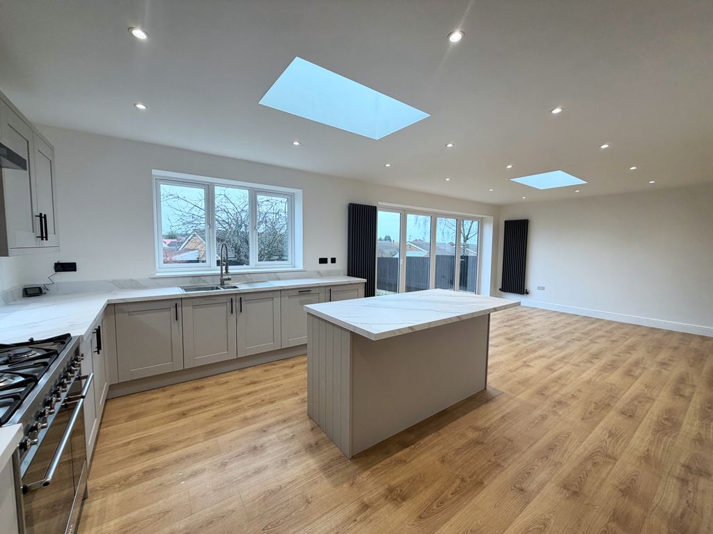 Property photo 2 of 28 Kitchen1