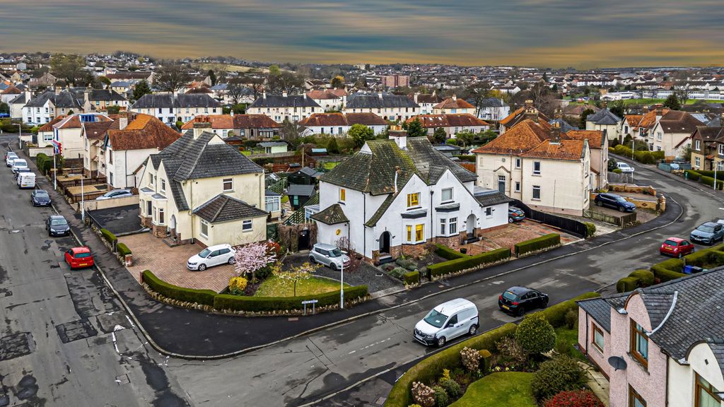 Property photo 3 of 34