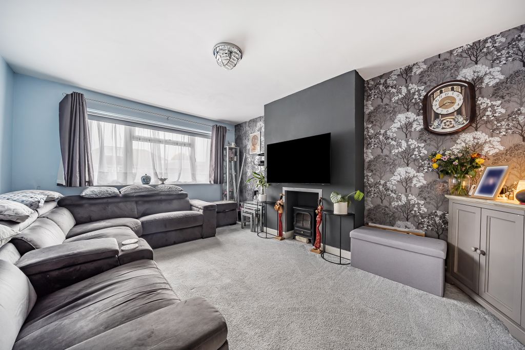 Property photo 3 of 13 13725561168Fa5Ea4B54d9