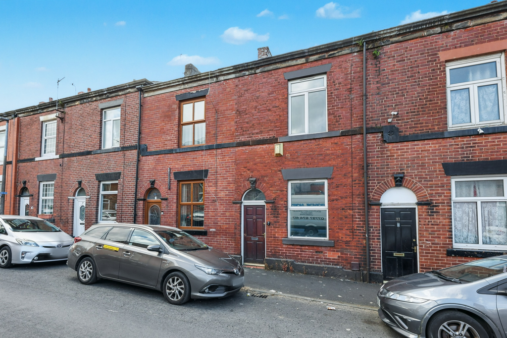 Property photo 2 of 15 31 Regent Street, Bury, Lancashire, Bl9 5At