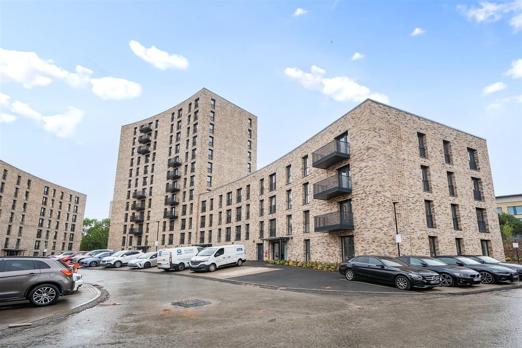 Property photo 1 of 12 1301022-10-68416c8c09d25.Jpg