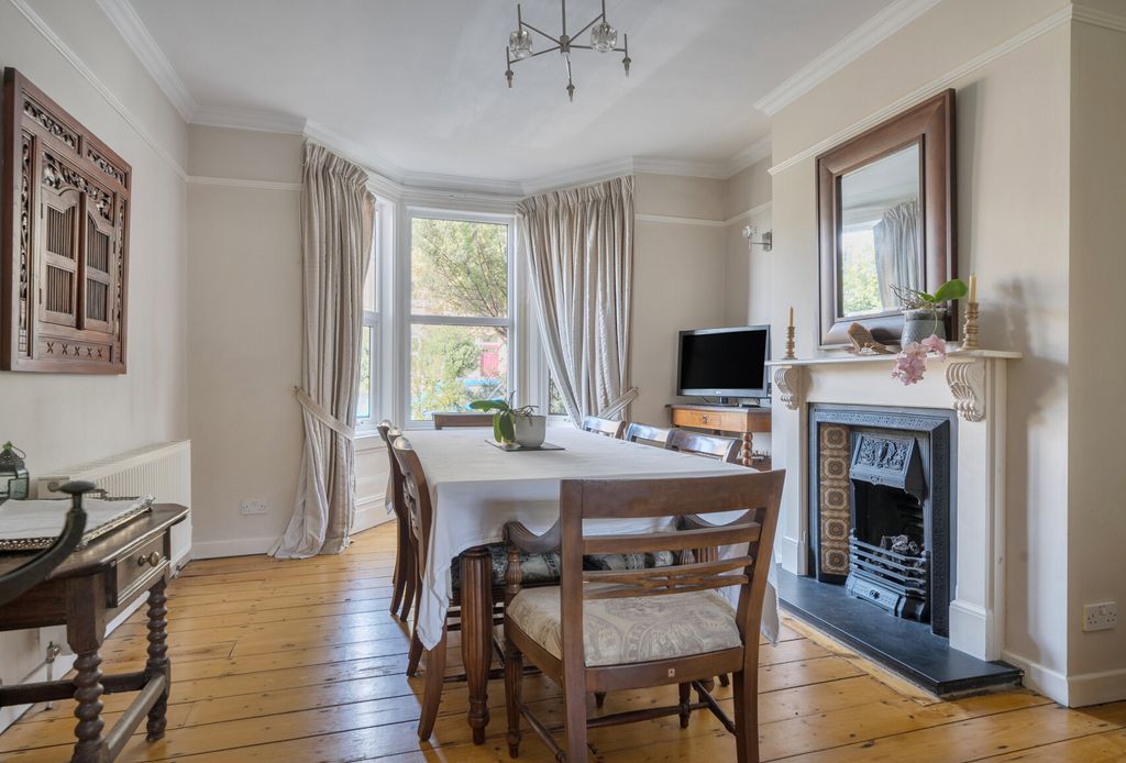Property photo 2 of 19 Dining/Sitting Room