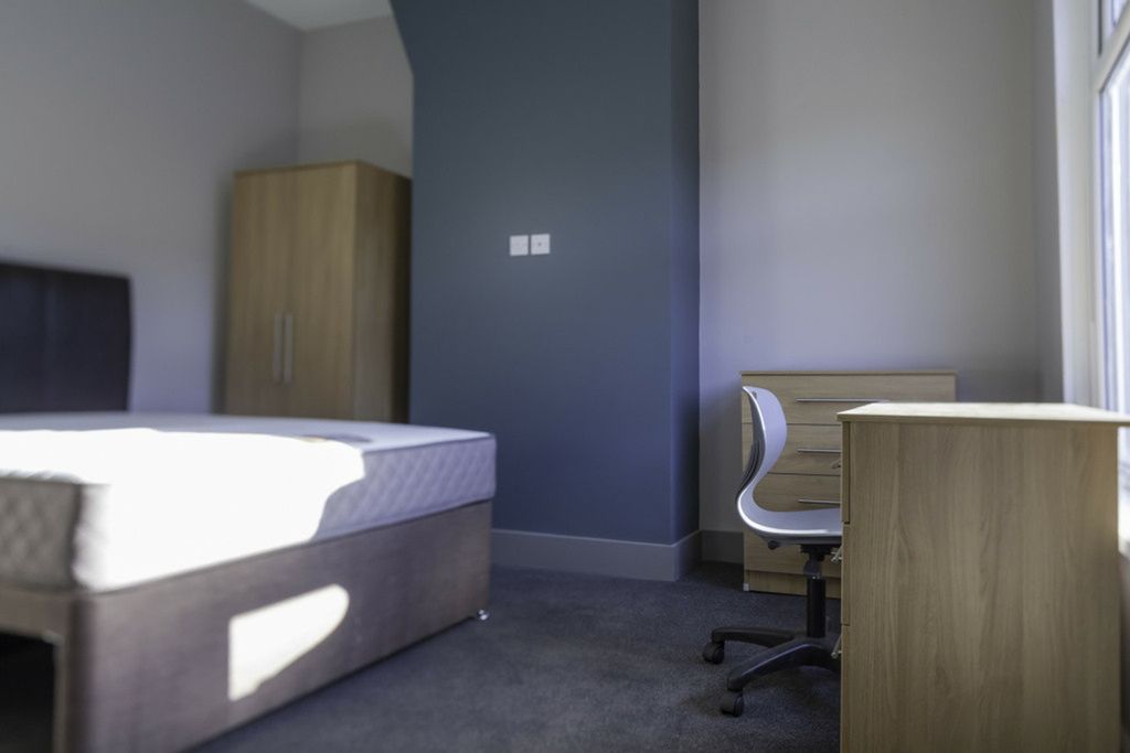 Property photo 1 of 5 A Spacious And Well-Lit Double Bedroom, Perfect Fo...