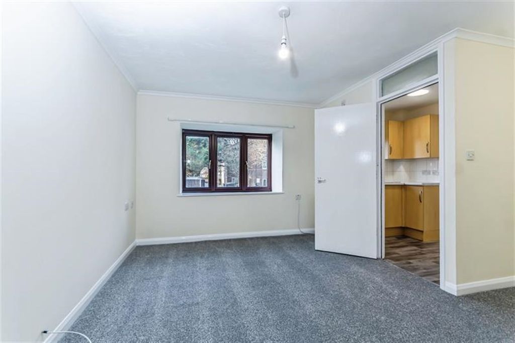 Property photo 1 of 10 (Main)