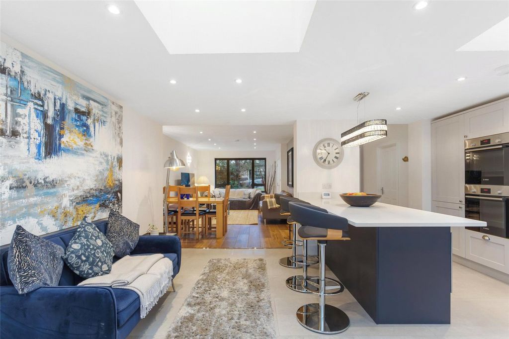 Property photo 3 of 21 Kitchen