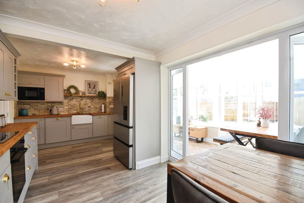 Property photo 3 of 22 Kitchen Diner