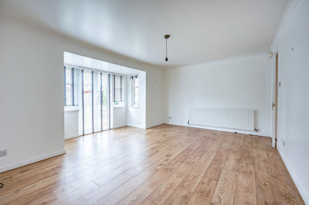 Property photo 2 of 33