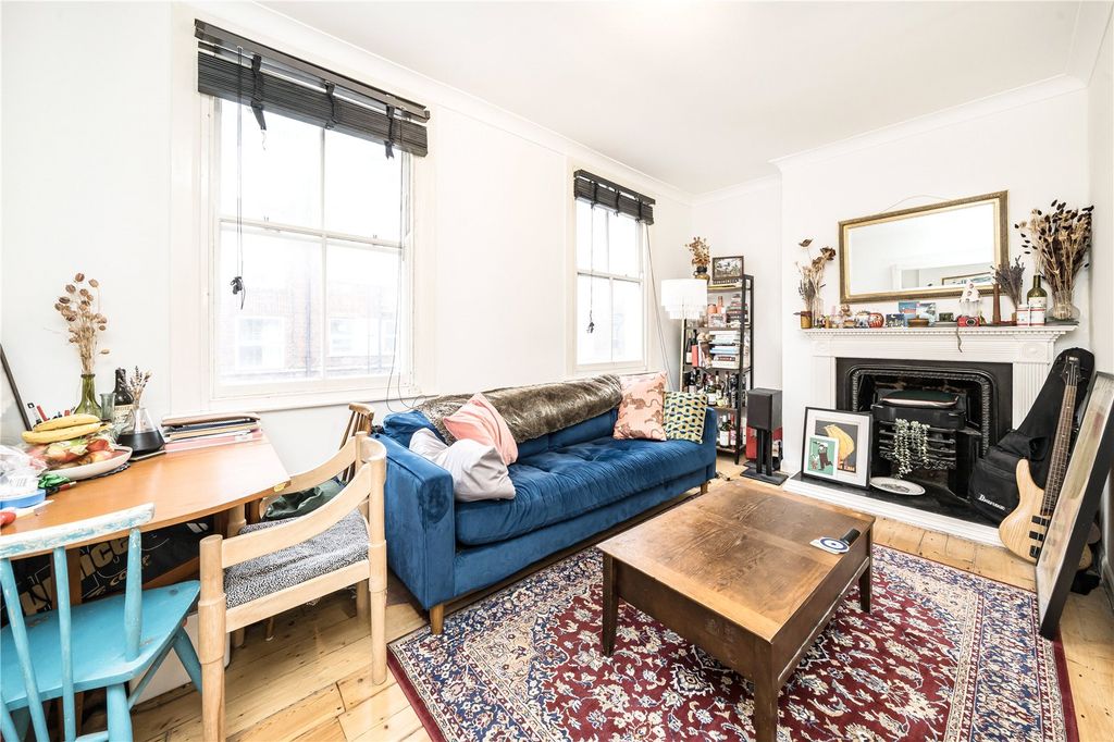 Property photo 2 of 7 Living Area