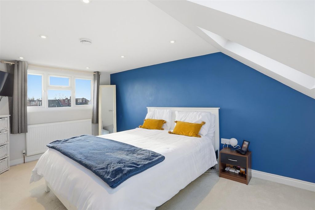 Property photo 3 of 14 1623920301 - 7.Jpg