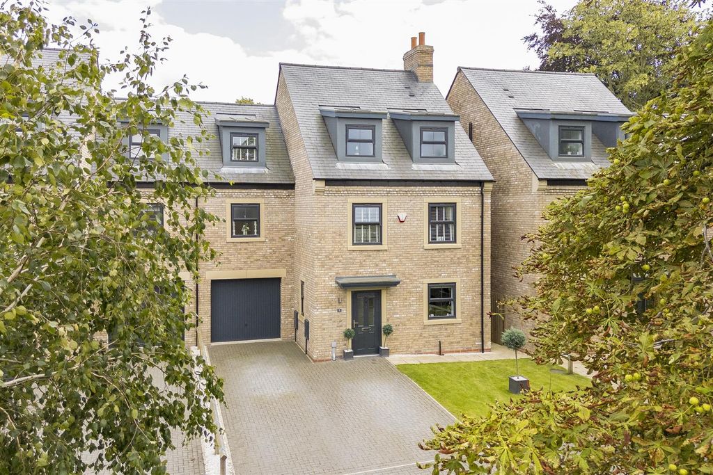 Property photo 1 of 40 5_Mount_Vale_Gardens_37.Jpg