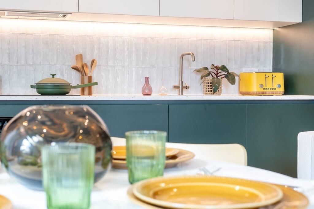 Property photo 3 of 21 Kitchen