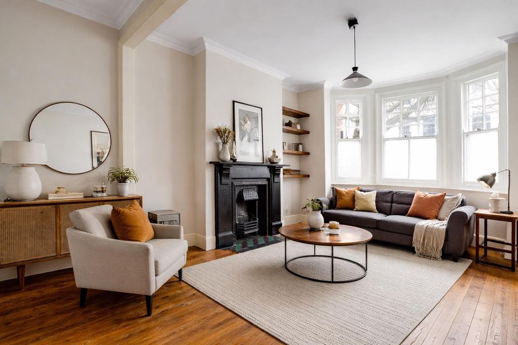 Property photo 2 of 14 Living Room (Staged)