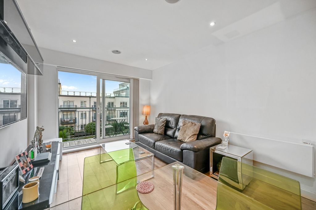 Property photo 2 of 9 Gallery