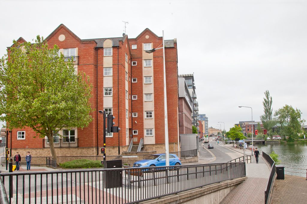 Property photo 1 of 6