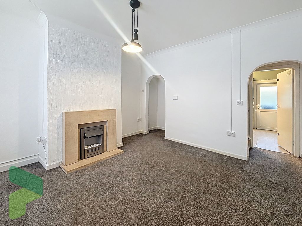 Property photo 3 of 11 Living Room