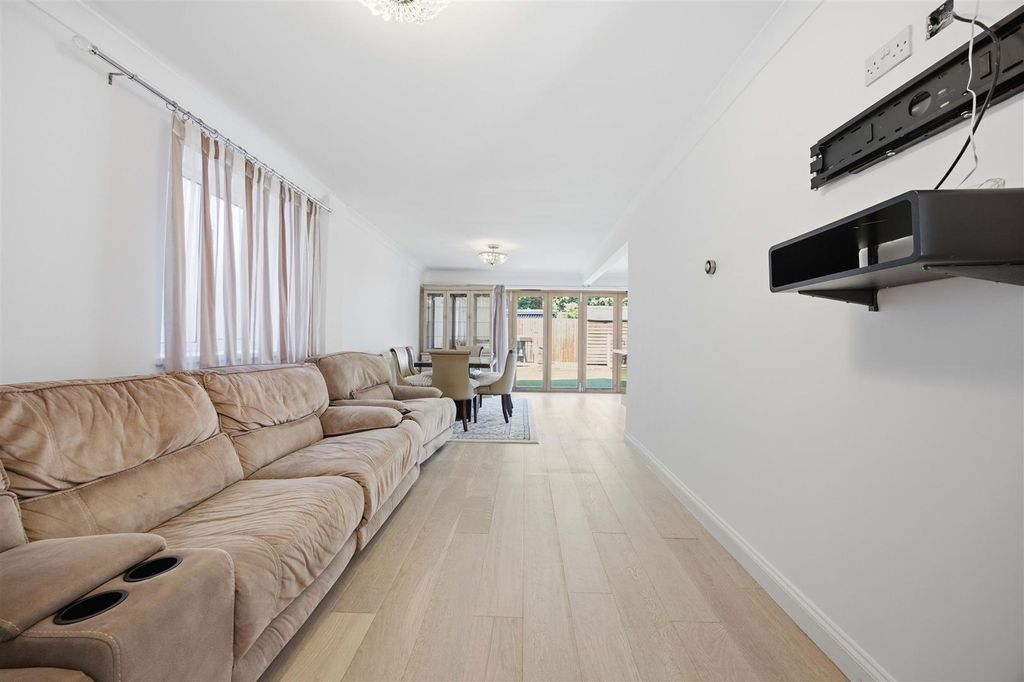 Property photo 2 of 25
