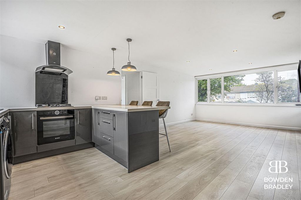 Property photo 3 of 11 Kitchen/Living Room