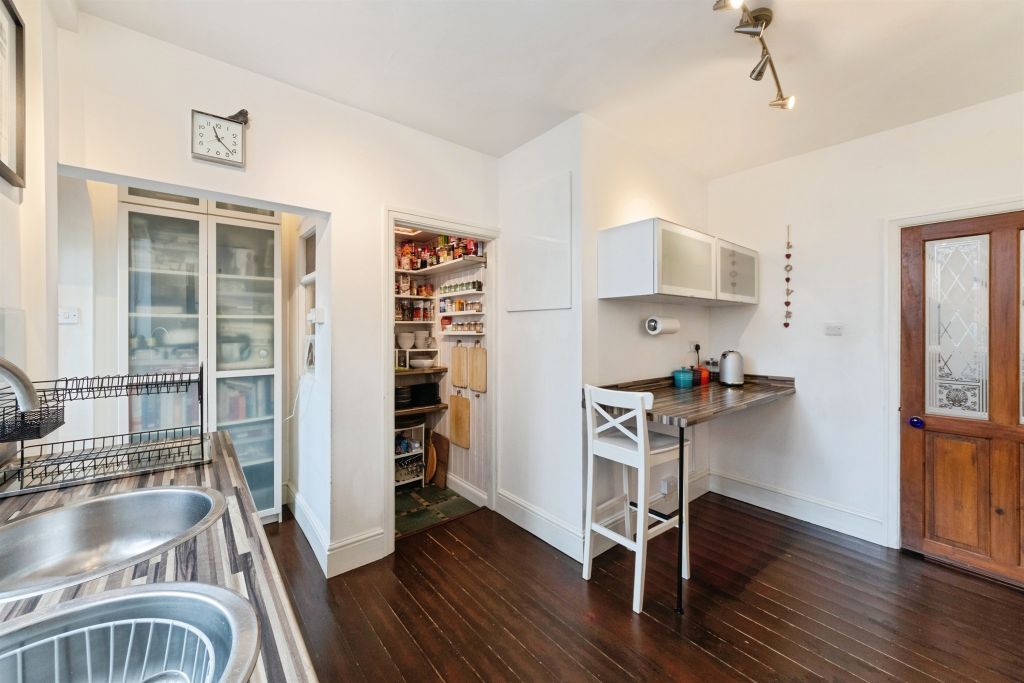 Property photo 3 of 20