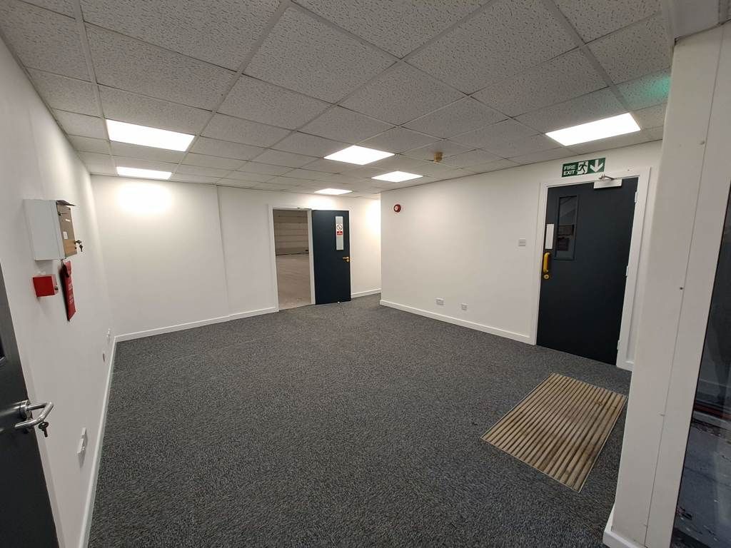 Property photo 2 of 9 Photo 11