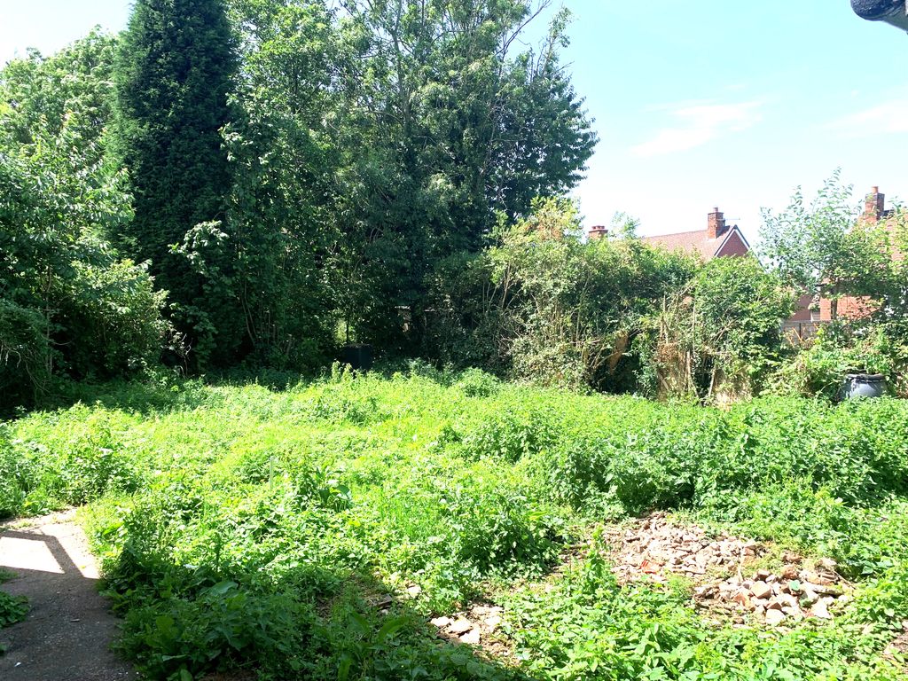 Property photo 3 of 12 v10