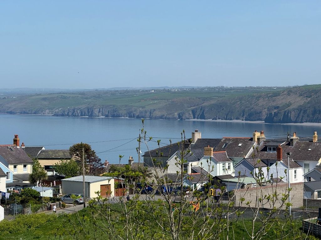 Property photo 2 of 30