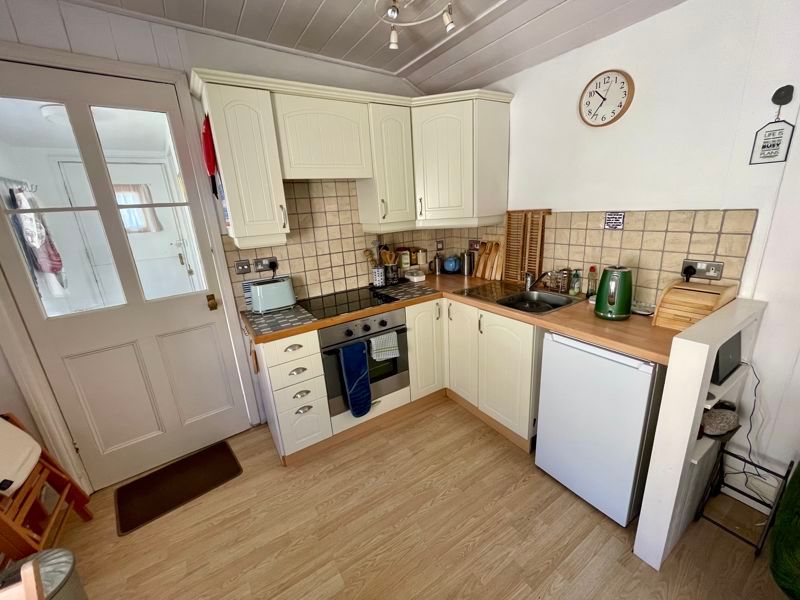 Property photo 3 of 12 Photo 7