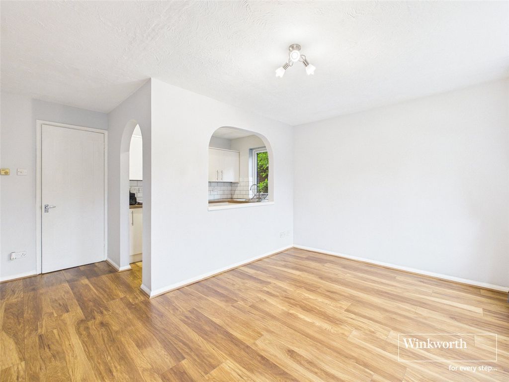 Property photo 3 of 7 Picture No. 24