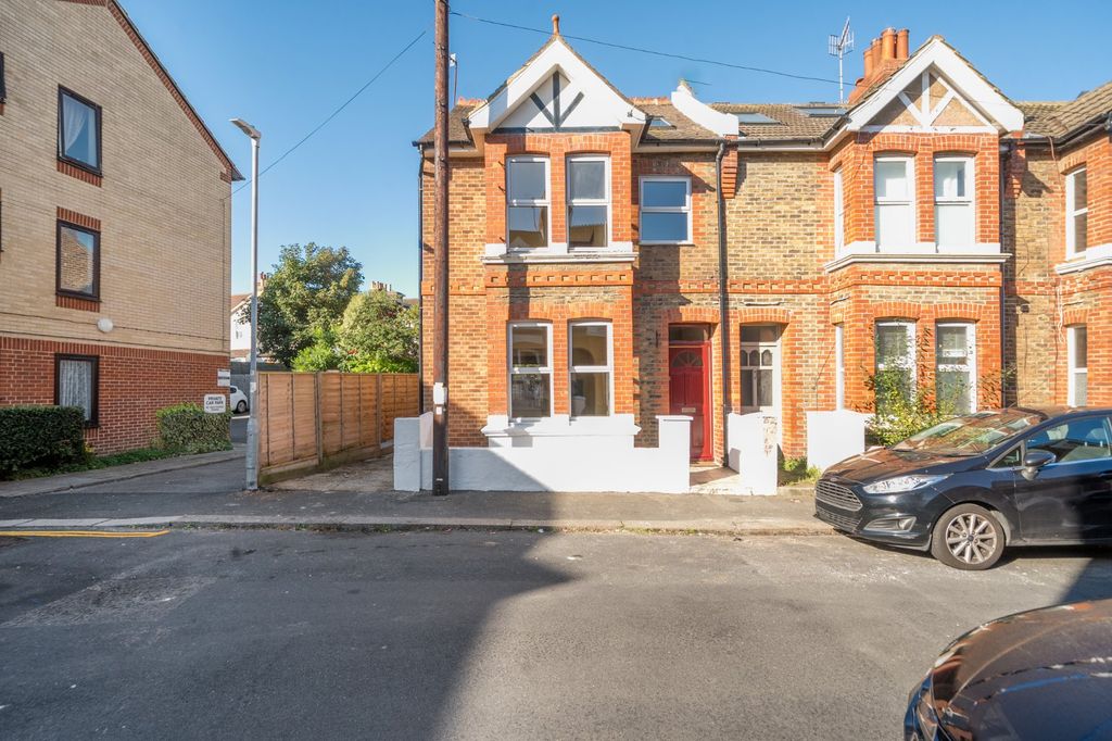 Property photo 1 of 17 Picture No. 04