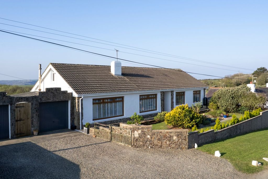 Property photo 2 of 34