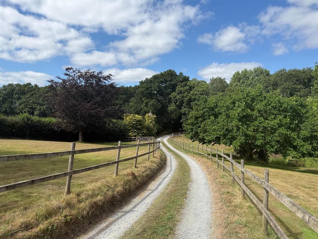 Property photo 3 of 107 Wonderful Secluded Driveway
