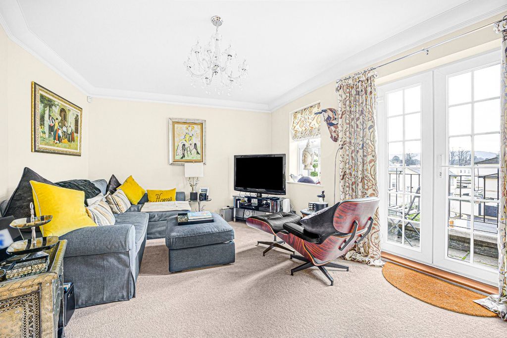 Property photo 2 of 9 Sitting Room