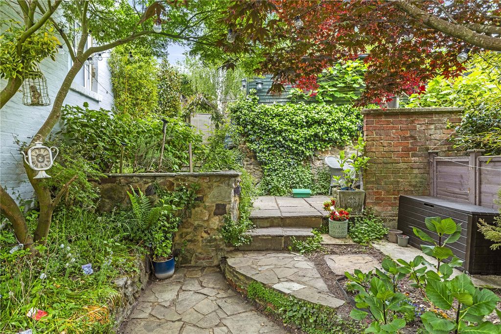 Property photo 3 of 19 Garden