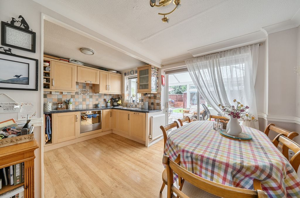 Property photo 2 of 13 14849469