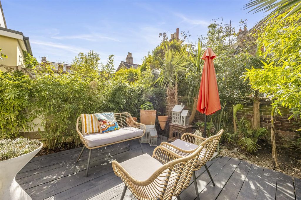 Property photo 3 of 15 Suffolk Street_10-012.Jpg