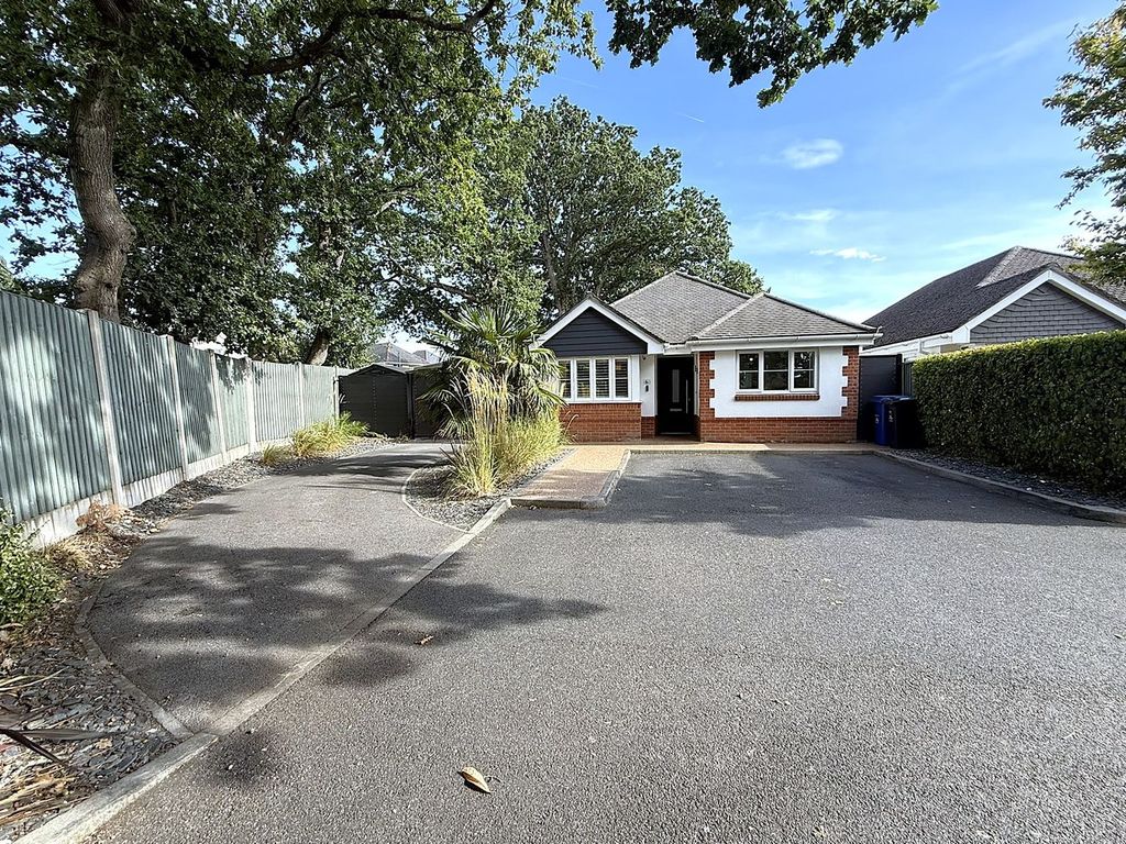 Property photo 2 of 32