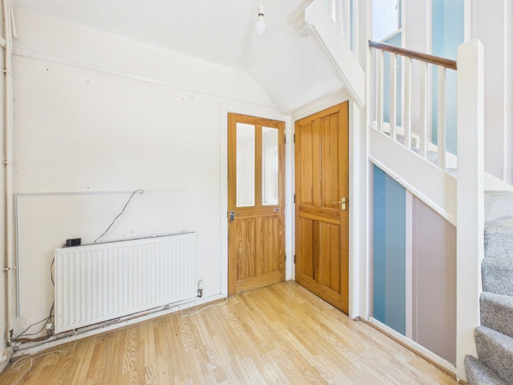 Property photo 2 of 14 Hall