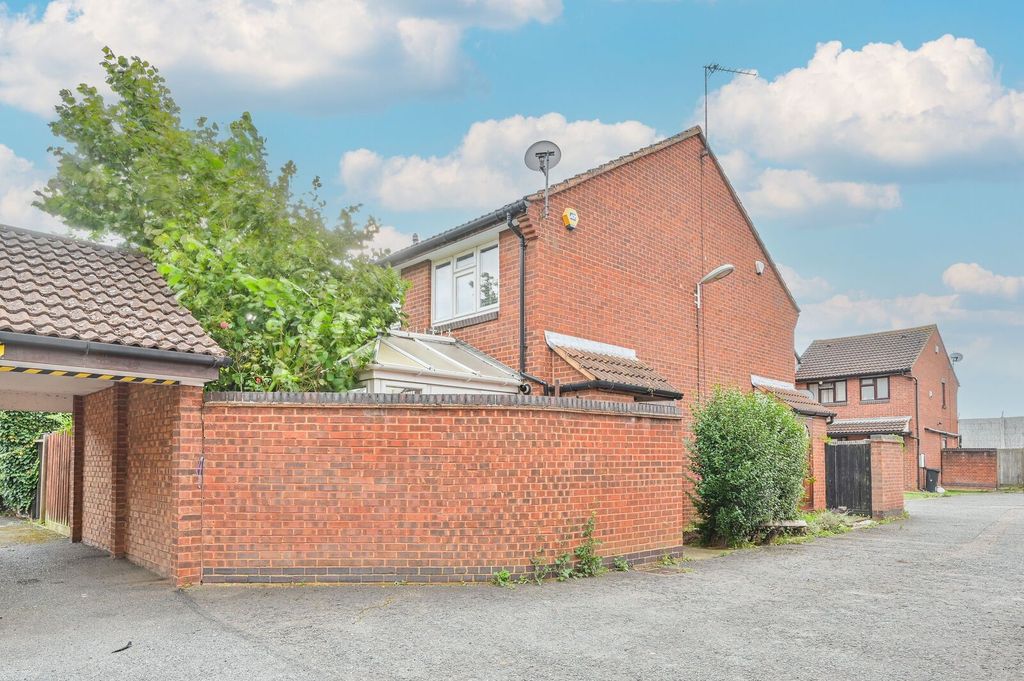 Property photo 3 of 8