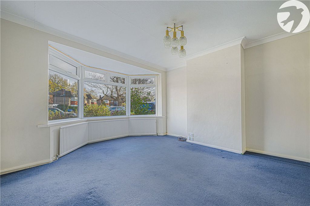 Property photo 2 of 25 Picture No. 12