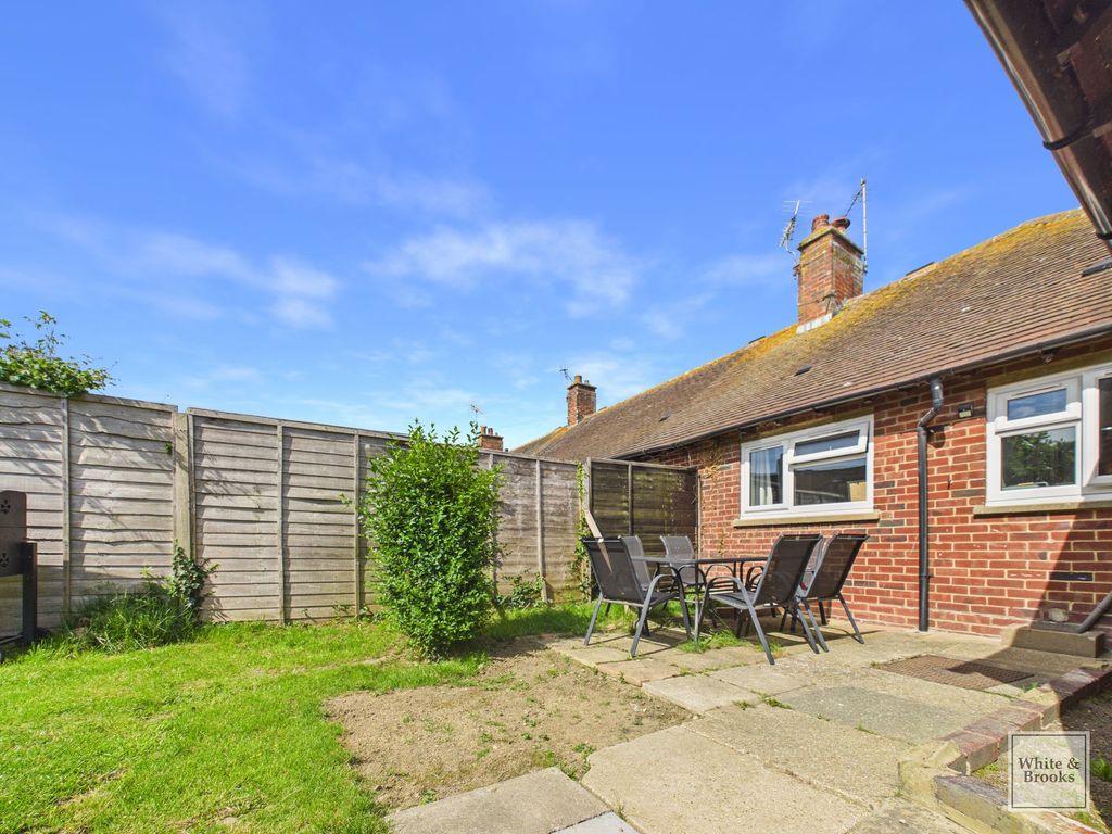 Property photo 2 of 25