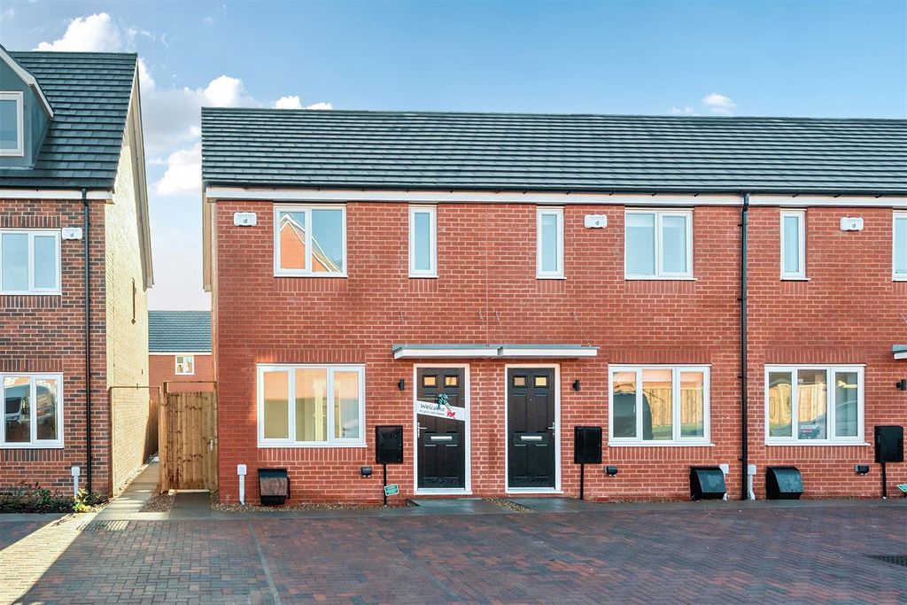 Property photo 2 of 10 1386361-10-69303A8189Dd1.Jpg