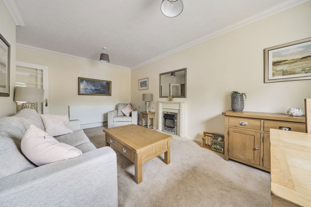 Property photo 3 of 12