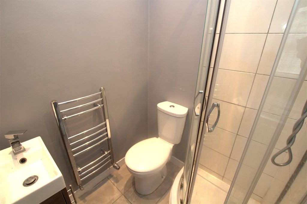 Property photo 3 of 6 Ensuite .Jpg