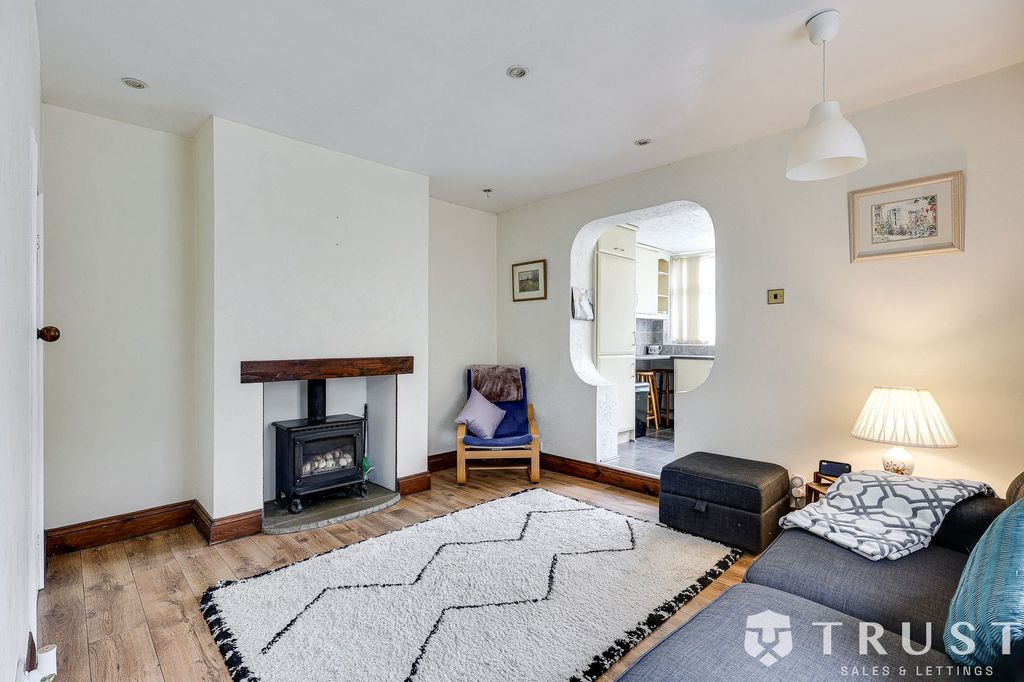 Property photo 3 of 32