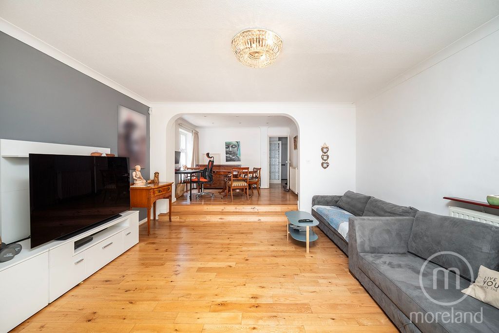 Property photo 3 of 14 5367495
