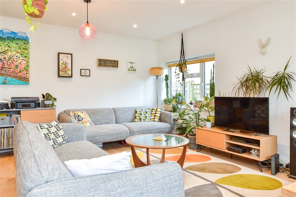 Property photo 3 of 16 Lounge/ Kitchen